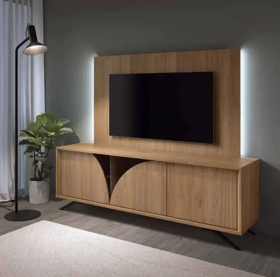 Meuble TV de la collection AIRe de Salcedo, façades Formas, finition bois